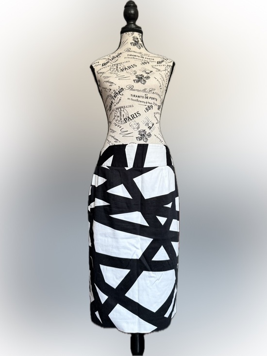 Grace Dresses & Skirts - Black & White Geometric Pencil Skirt